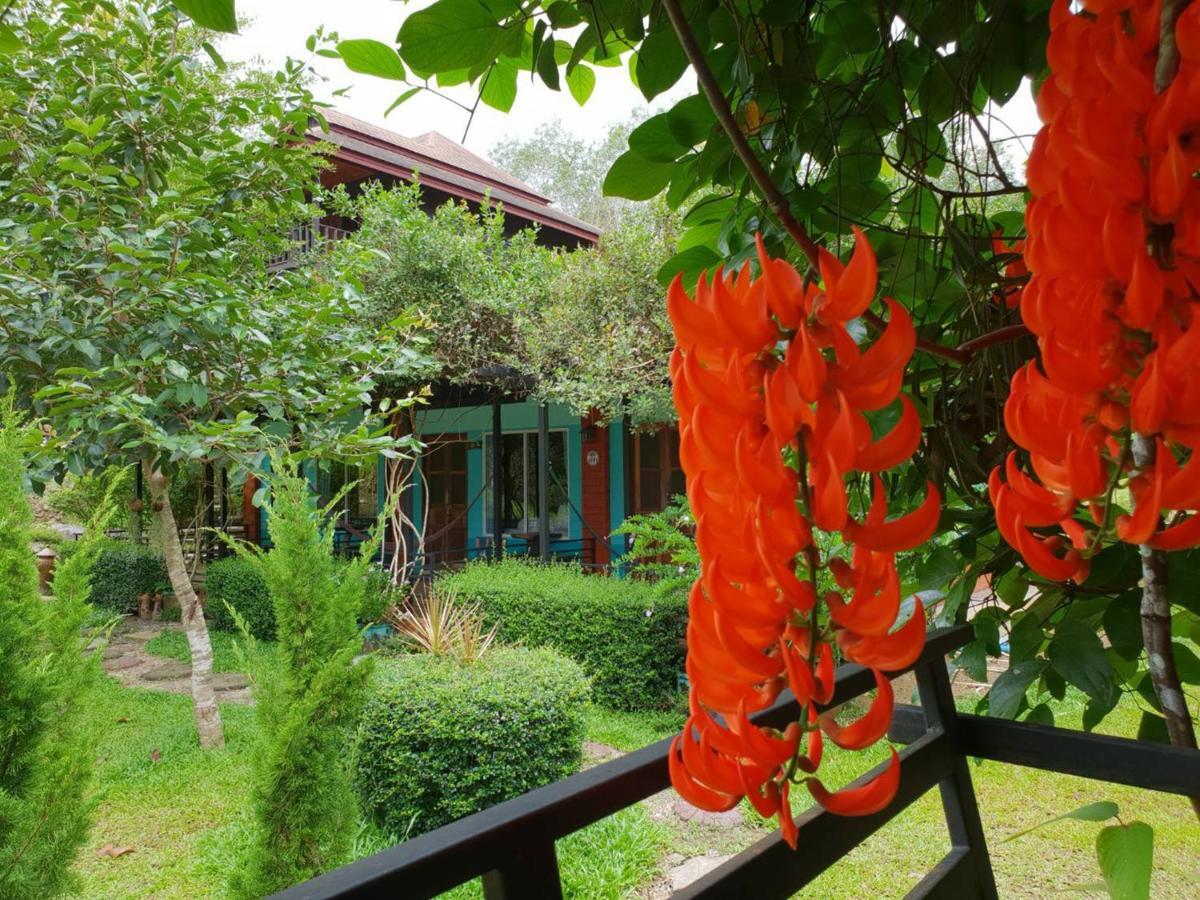 Baan Suan Hill Resort Ban Tha Khun Exterior photo